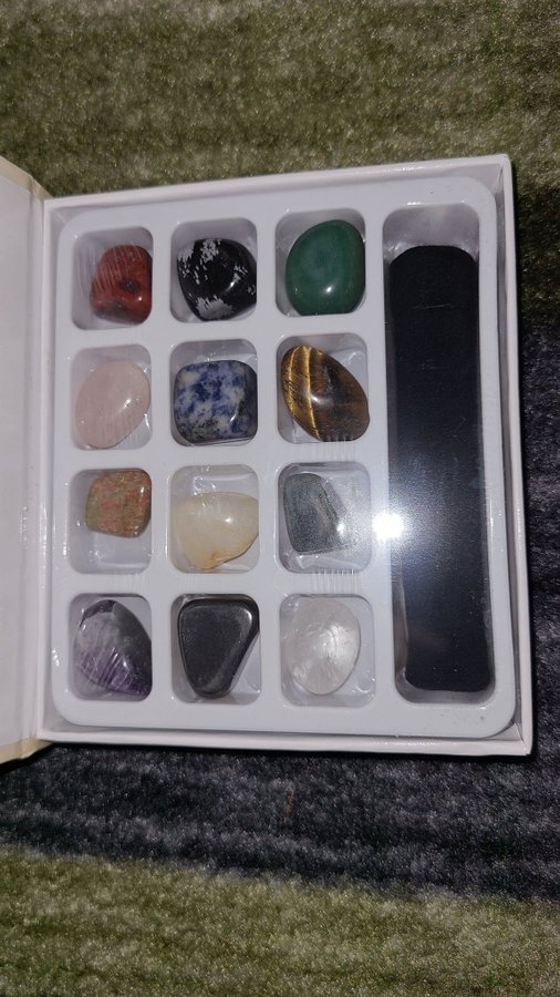 Crystal Healing Gems (äkta stenar / genuine Gemstones)