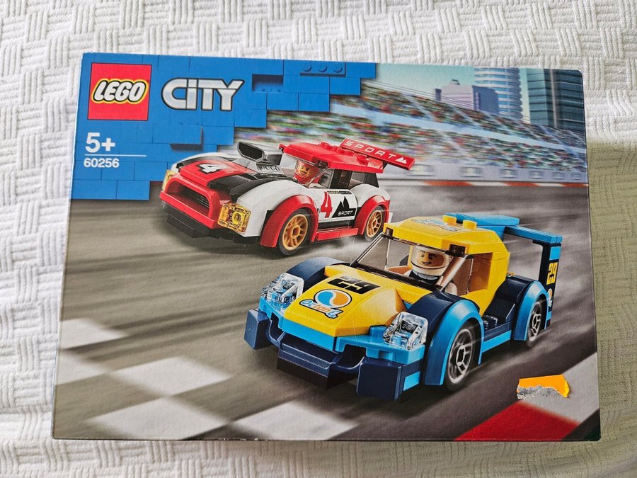 LEGO City 60256 Racebilar  60242 Polisjakt