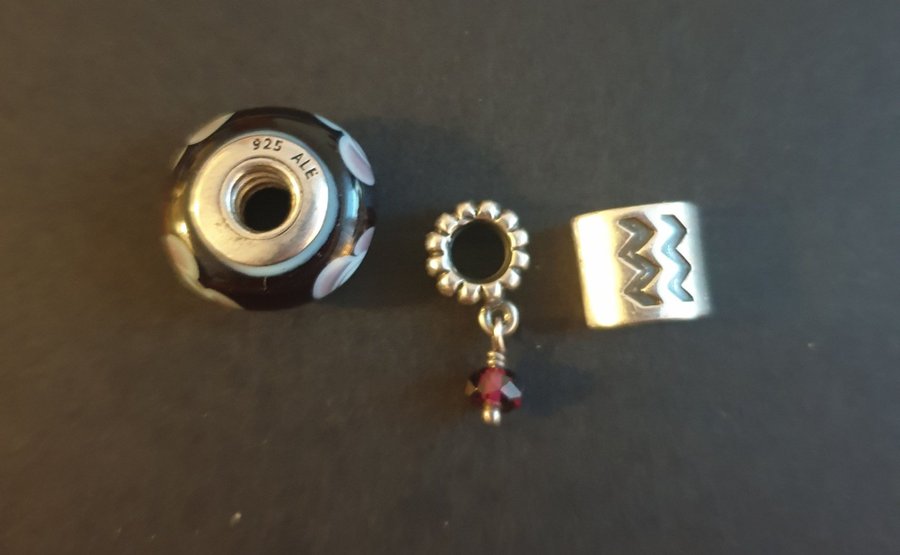 3 st Pandora Charm