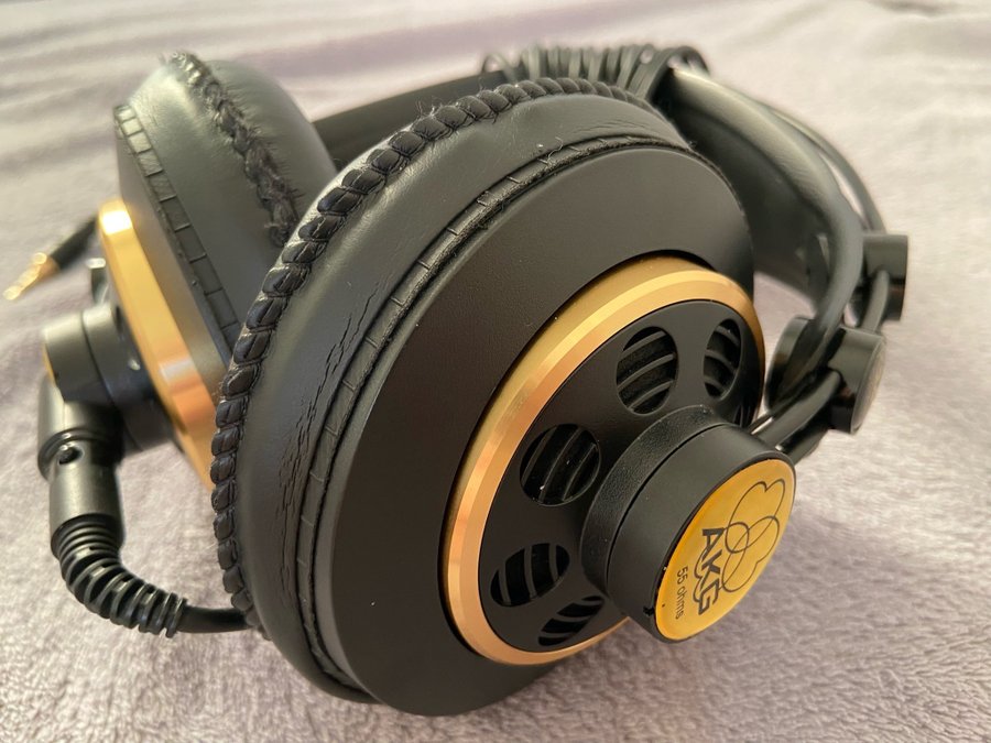 AKG K240 Studio Halvöppna Hörlurar