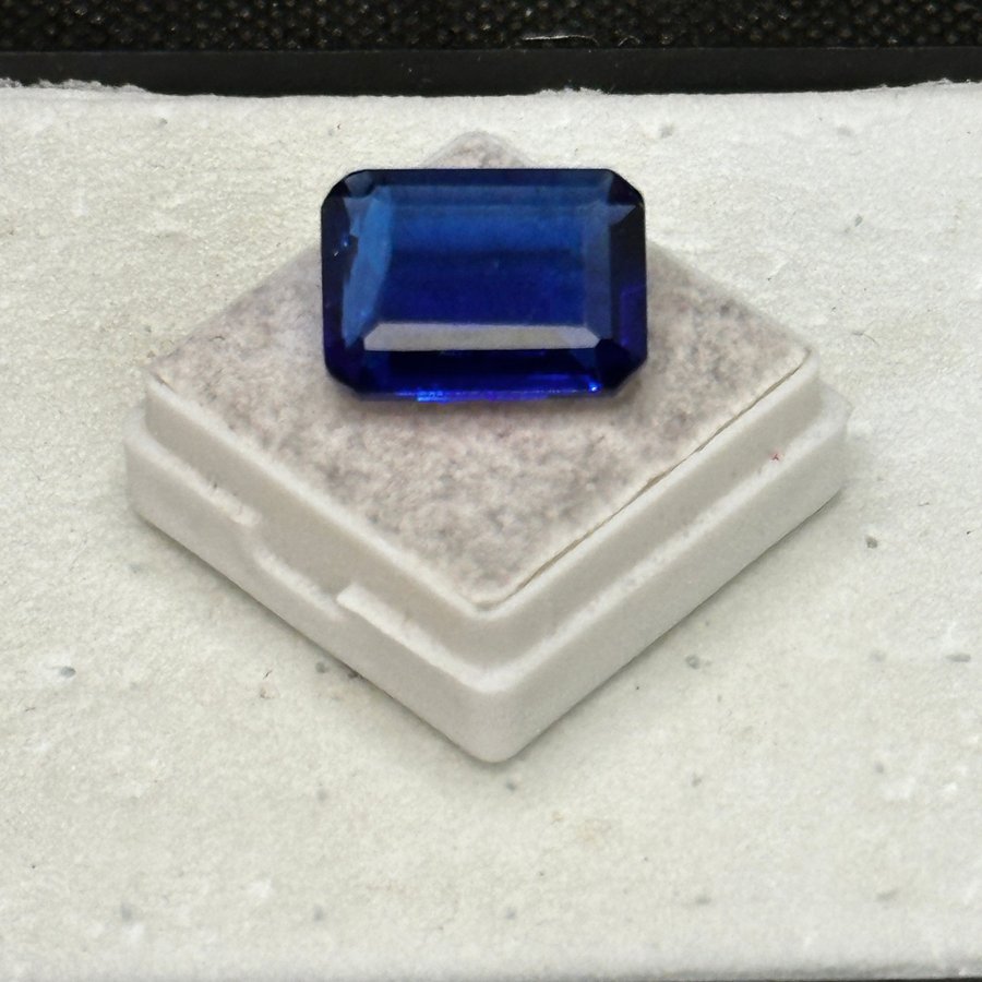 Benitoite 11,75 ct