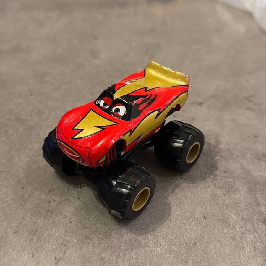 Disney bilar Monstertruck Blixten Mcqueen / Sixten McFlin