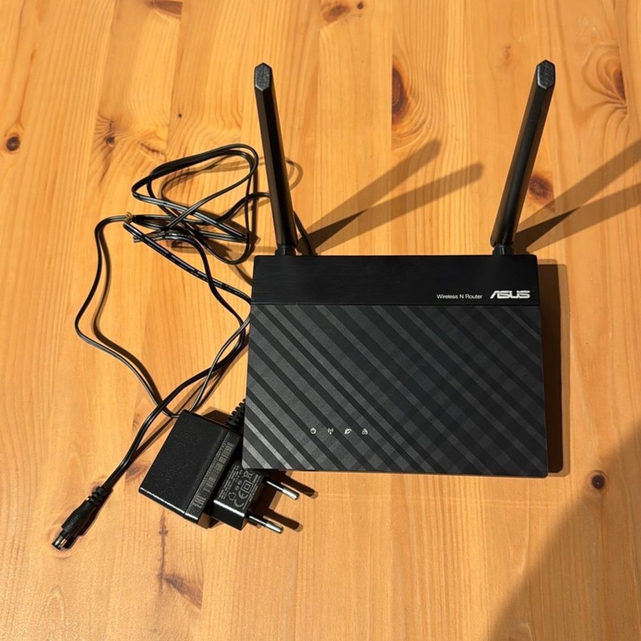 Router ASUS RT-N12E