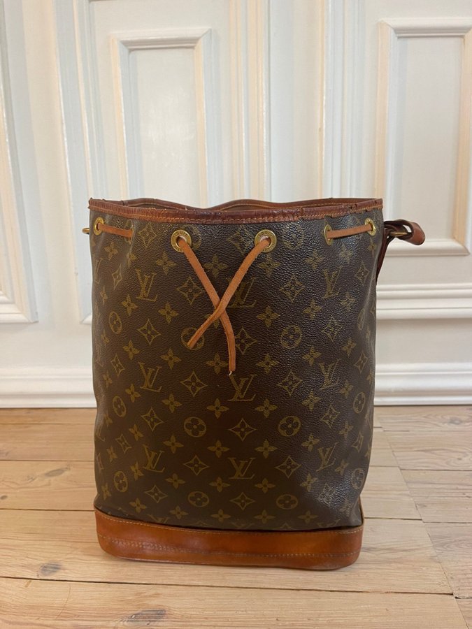 Louis Vuitton Noé Large Shoulder Bag Monogram Canvas Vintage Väska