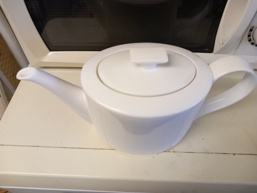 Large Villeroy  Boch White Porcelain Teapot.