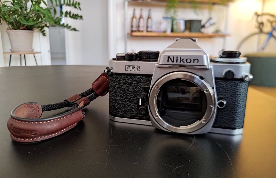 Nikon FE2 - (som ny)