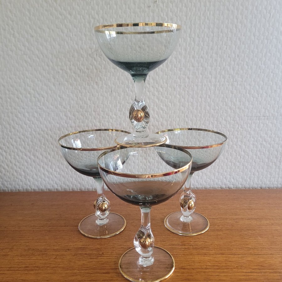 Art Deco 4 champagneglas gulddetaljer mod Suzanna Jozef Stanik Zlatno glassware