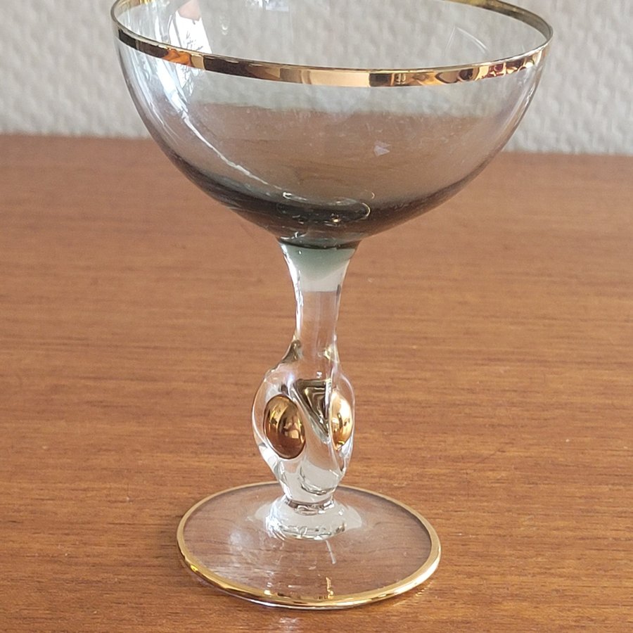 Art Deco 4 champagneglas gulddetaljer mod Suzanna Jozef Stanik Zlatno glassware