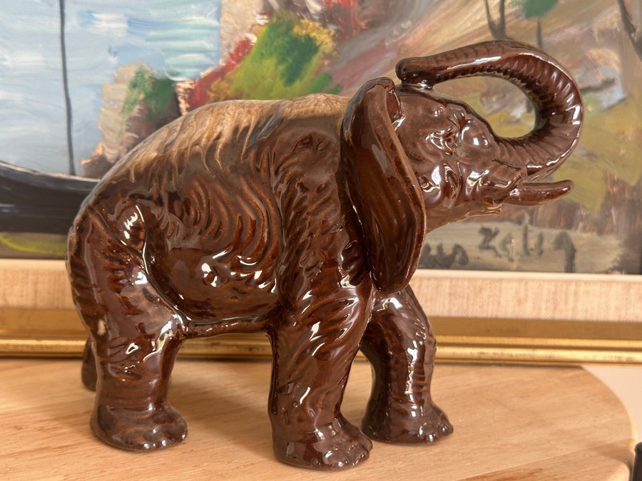 Elefant Figurin Keramik Terrakotta? Nyskick höjd 16cm längd 21cm