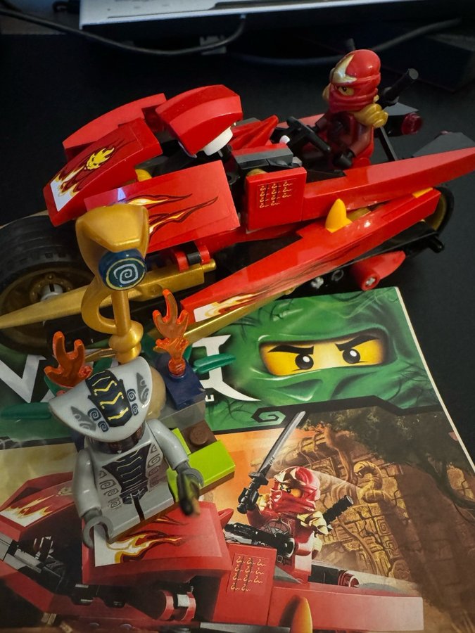 LEGO Ninjago 9441 - Jay's Lightning Cycle komplett