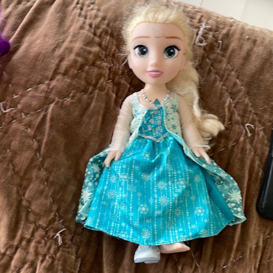 Elsa Frozen docka sjunger