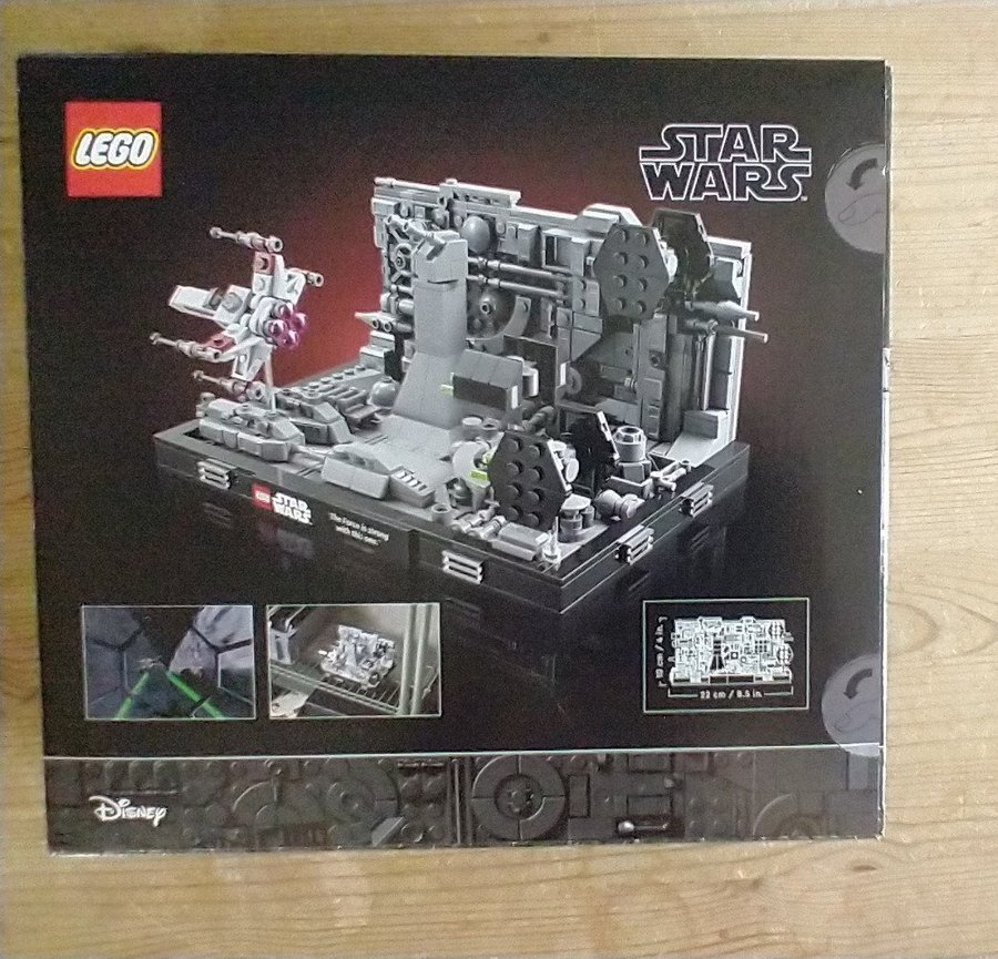 LEGO Star Wars 75329 Death Star Trench Run Diorama