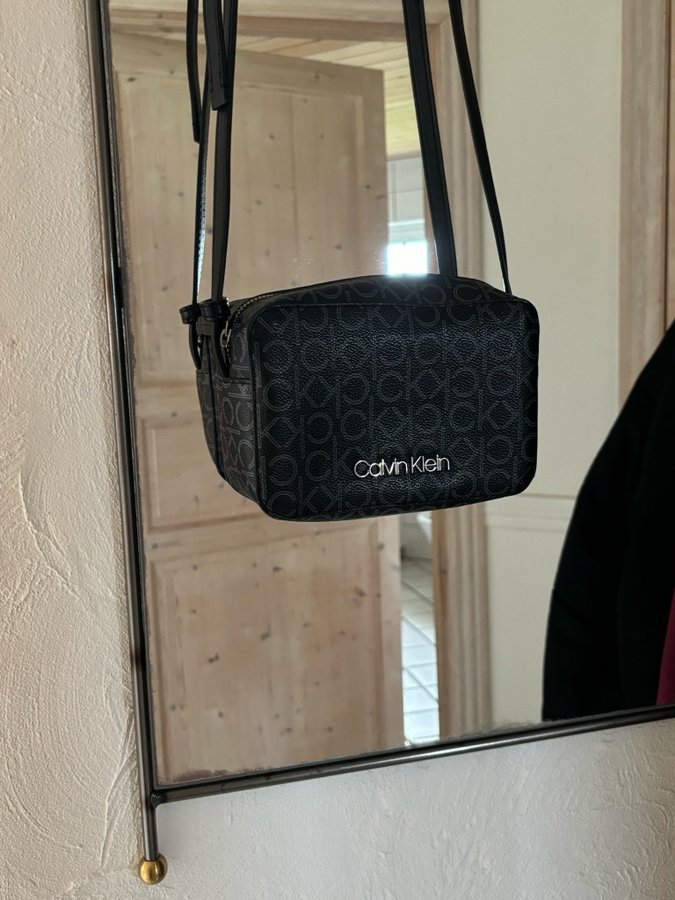 Calvin Klein skuldertaske