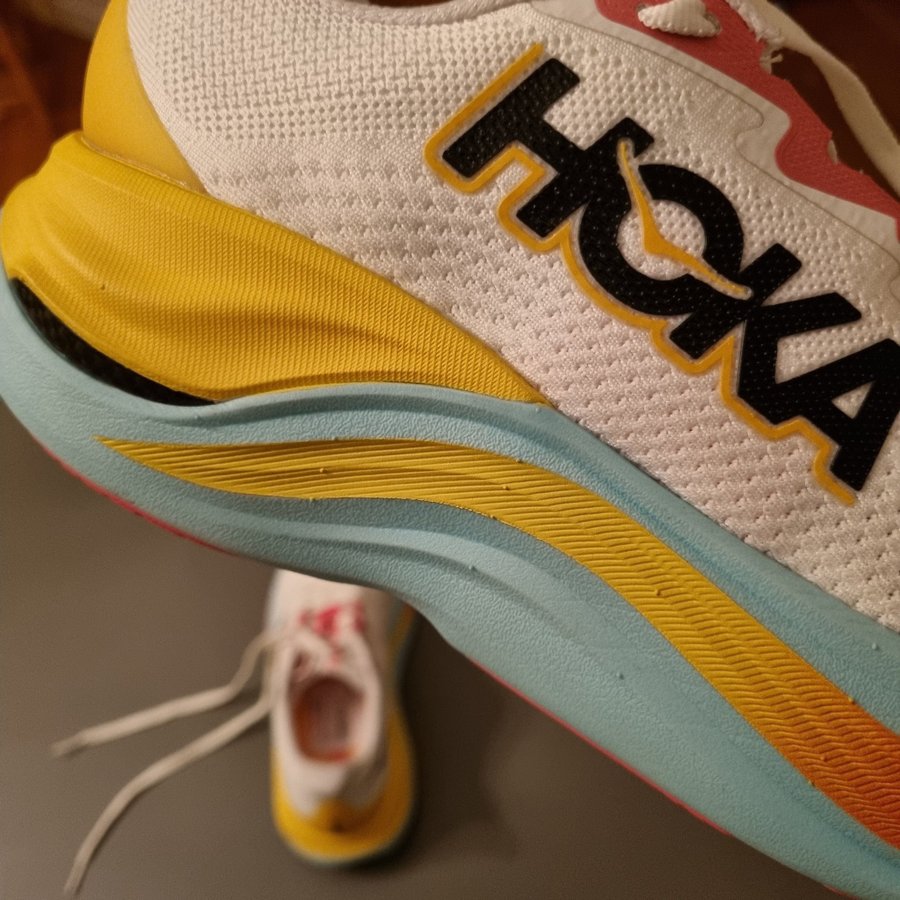 Nya Hoka One One Skyward X strl 38 2/3 (nypris 3299 kr)