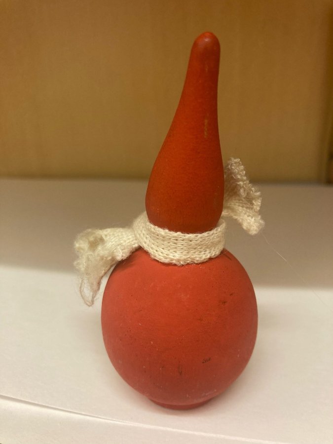 Retro vintage trätomte tomte i trä med halsduk9 cm hög