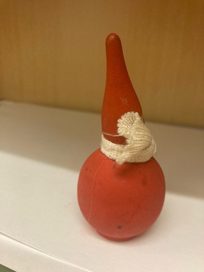 Retro vintage trätomte tomte i trä med halsduk9 cm hög