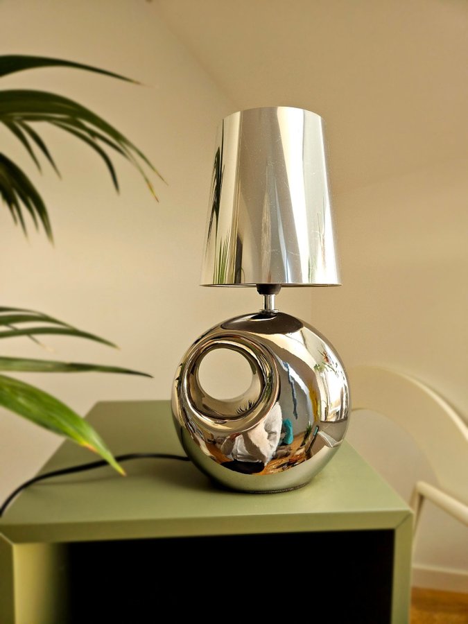 Bordslampa - Silver - Krom - Metall - Keramik - Space age - Futurism - Lampa