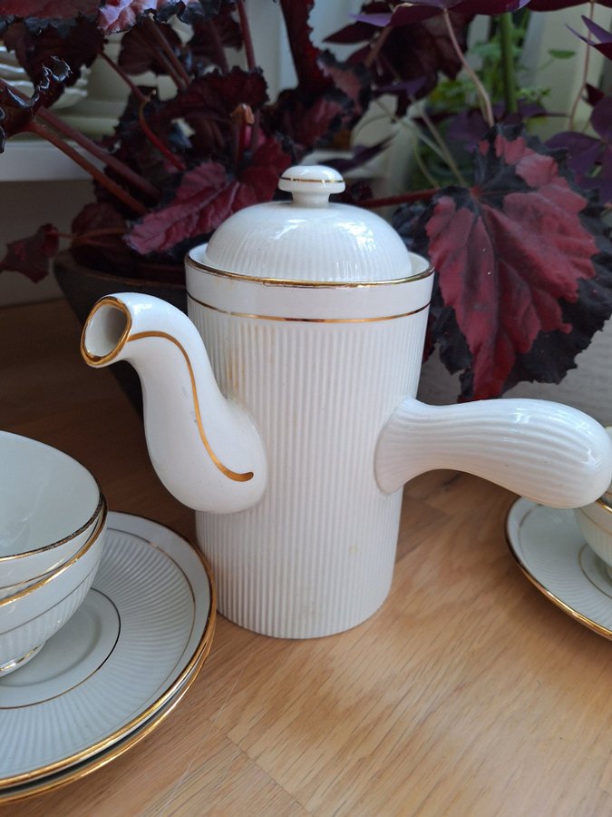 Amaizing coffee set Teneriffe from Gefle porcelain. Kaffeservis med guldkanter