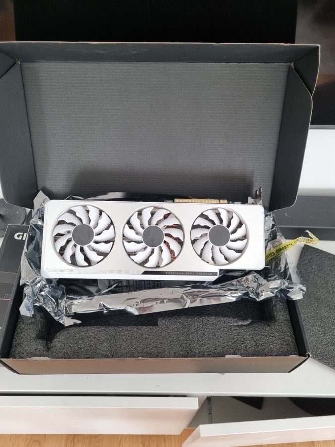 GeForce RTX 3090 Vision OC 24GB