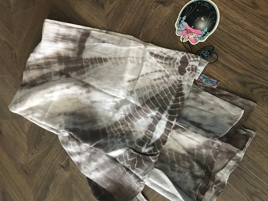 Scarf sjal halsduk bikbok nwt