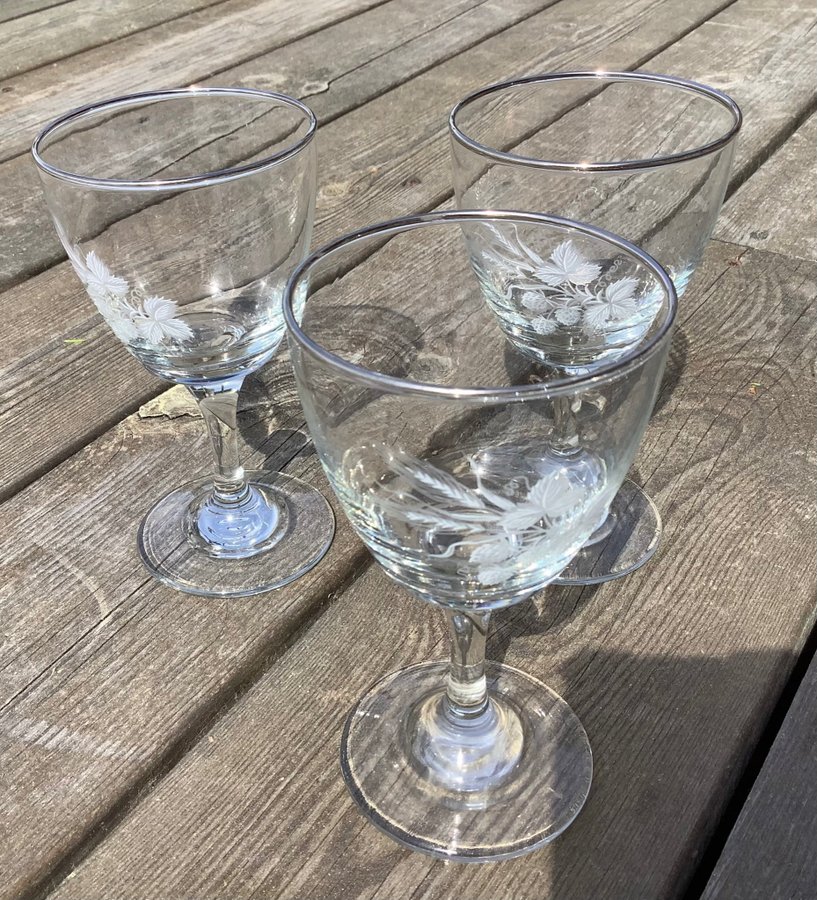 3 st glas med silvrig kant retro vintage sherry glas ? 15 cl vinglas ?