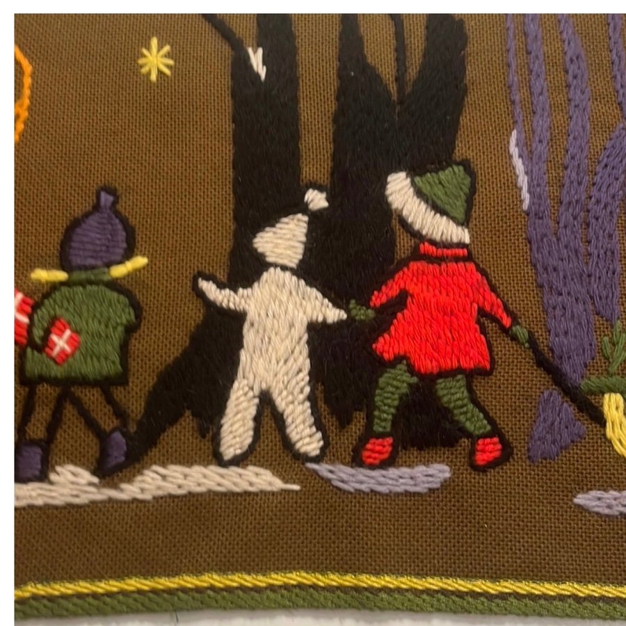 Broderad jättesöt retro julbonad vepa