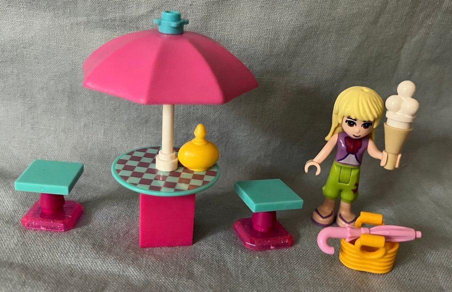 Lego Friends Parasoll Paraply Korg samt Möbler Flicka