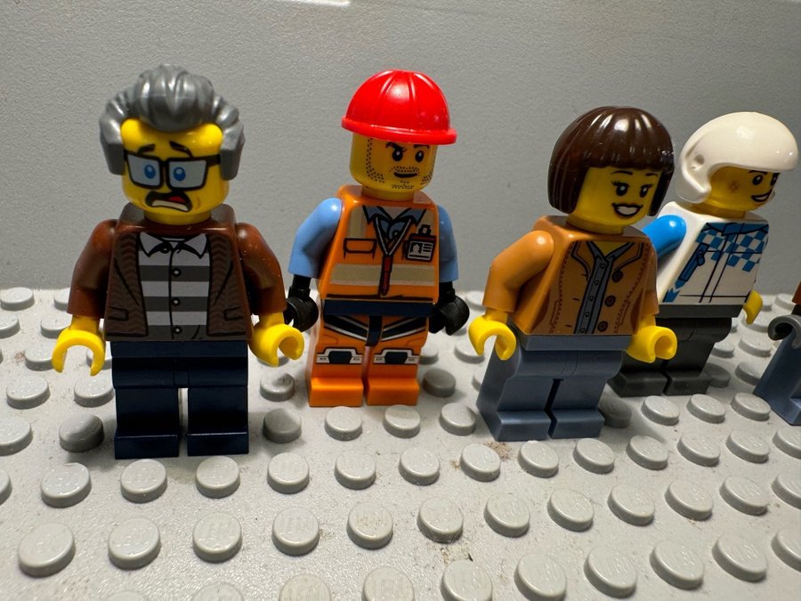 6 st Lego Minifigurer