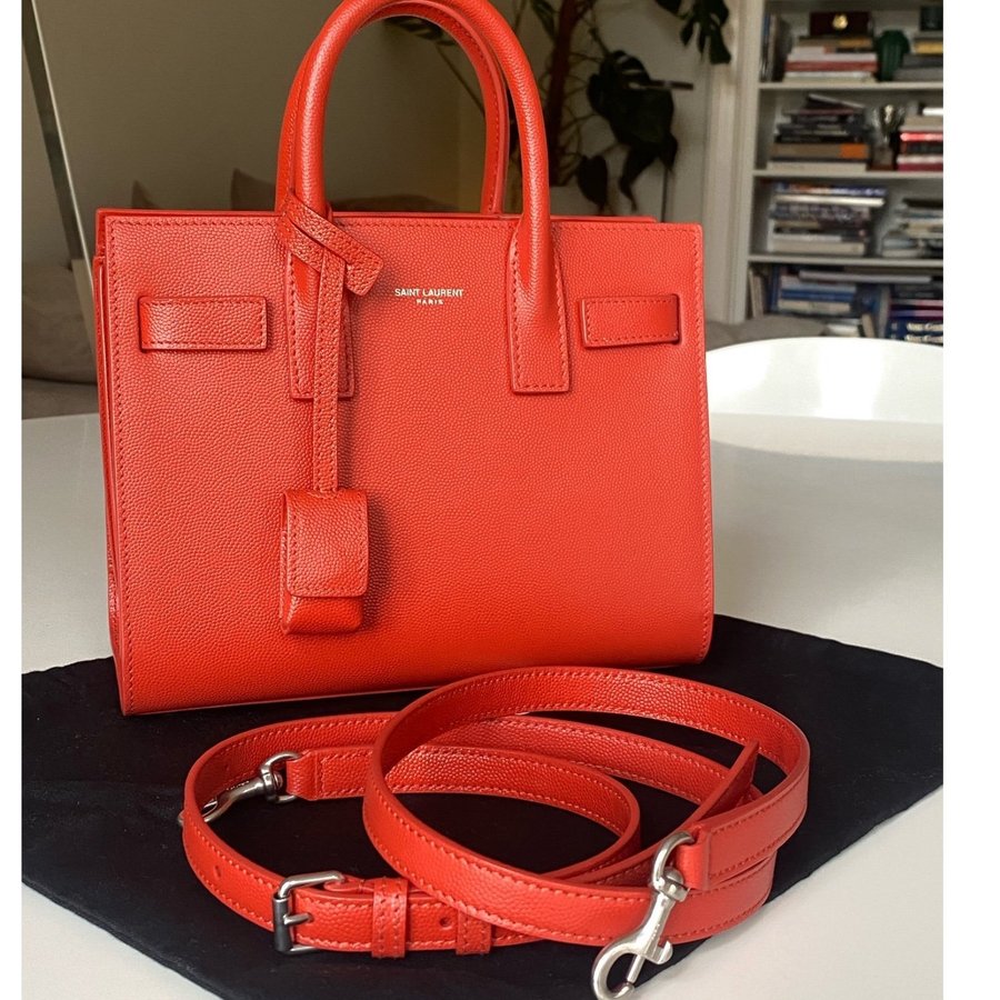 Saint Laurent. SAC DE JOUR väska. Röd orange.