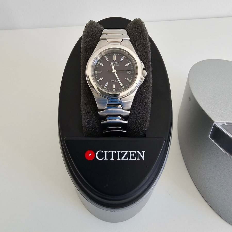 Citizen Eco-Drive 17mm E010-S984 HSB38 damklocka med Quarts ur i nyskick!