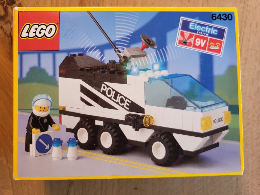 Lego Police 6430 (1991) New/sealed