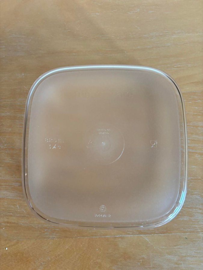 Tupperware Ultra Clear kvadtratisk, 8,25dl, svart lock, HELT NY!