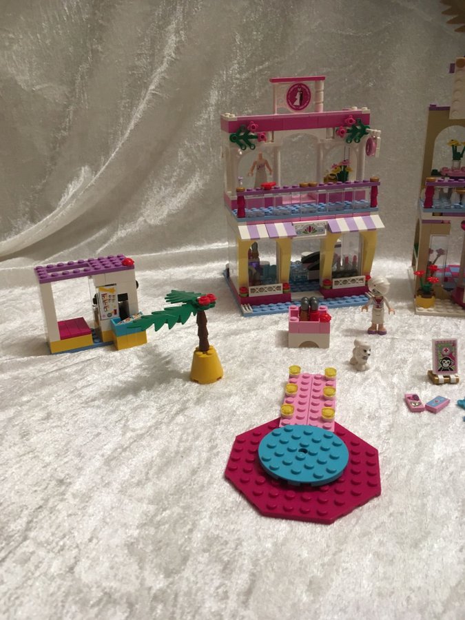 LEGO® Friends | Heartlakes galleria | 41058