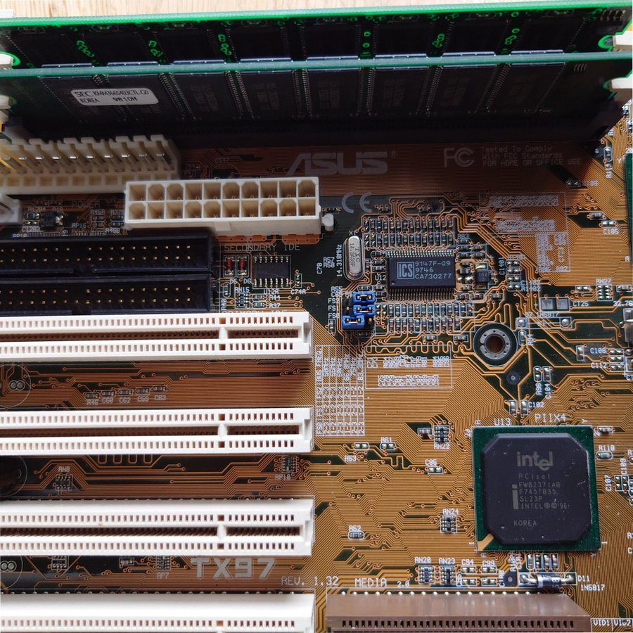 1997 ASUS TX97, Socket 7, Pentium II @233 MHz, 64 MB SDRAM