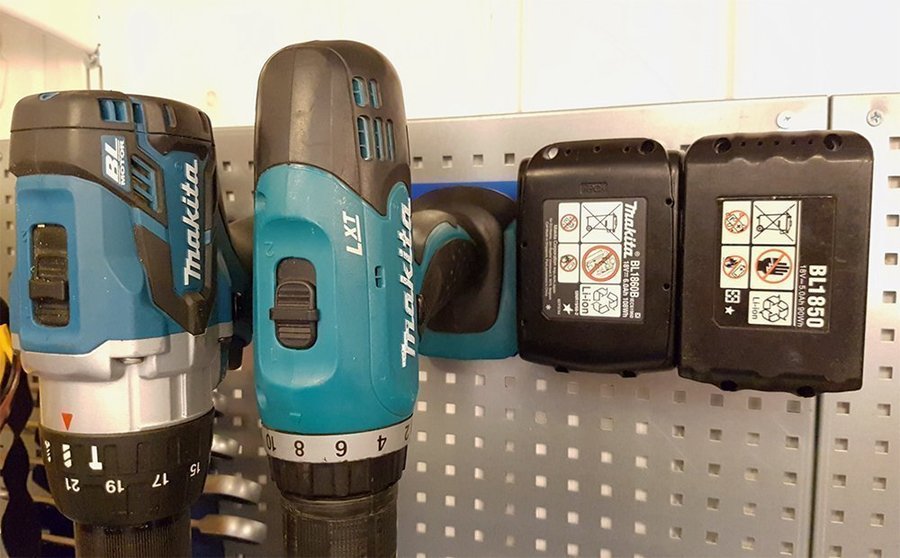 Upphängning hållare för Makita LXT Kombinerat 2XMaskiner plus 2XBatterier 1st