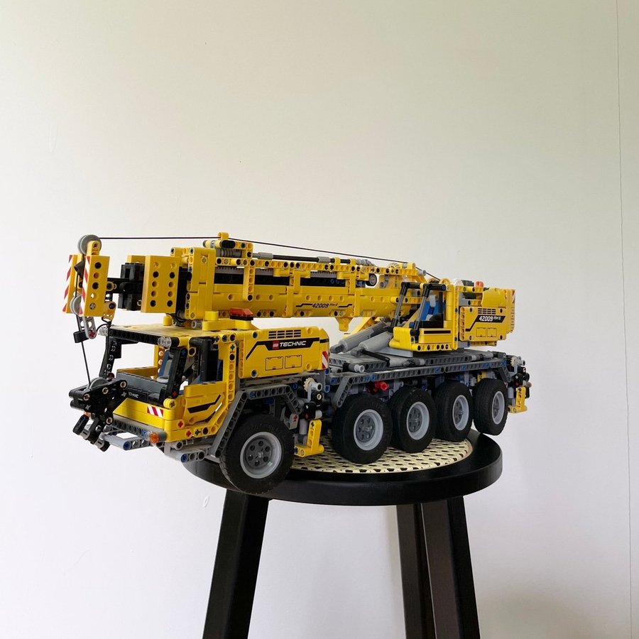 LEGO Technic | Mobile Crane MK II 42009