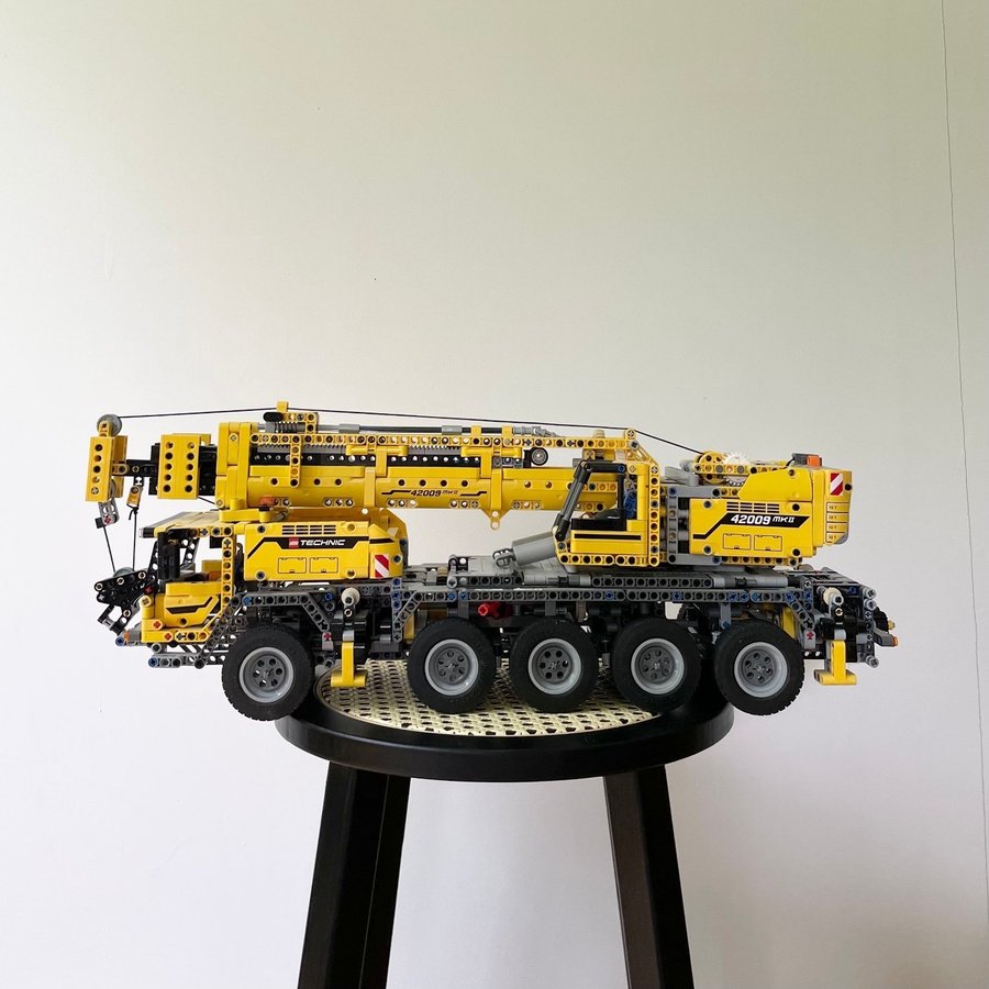 LEGO Technic | Mobile Crane MK II 42009