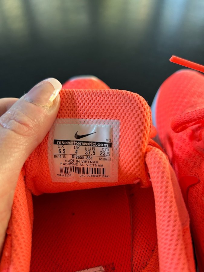 Nike löparskor, gym sneakers promenad 37.5 storlek 37,5, orange