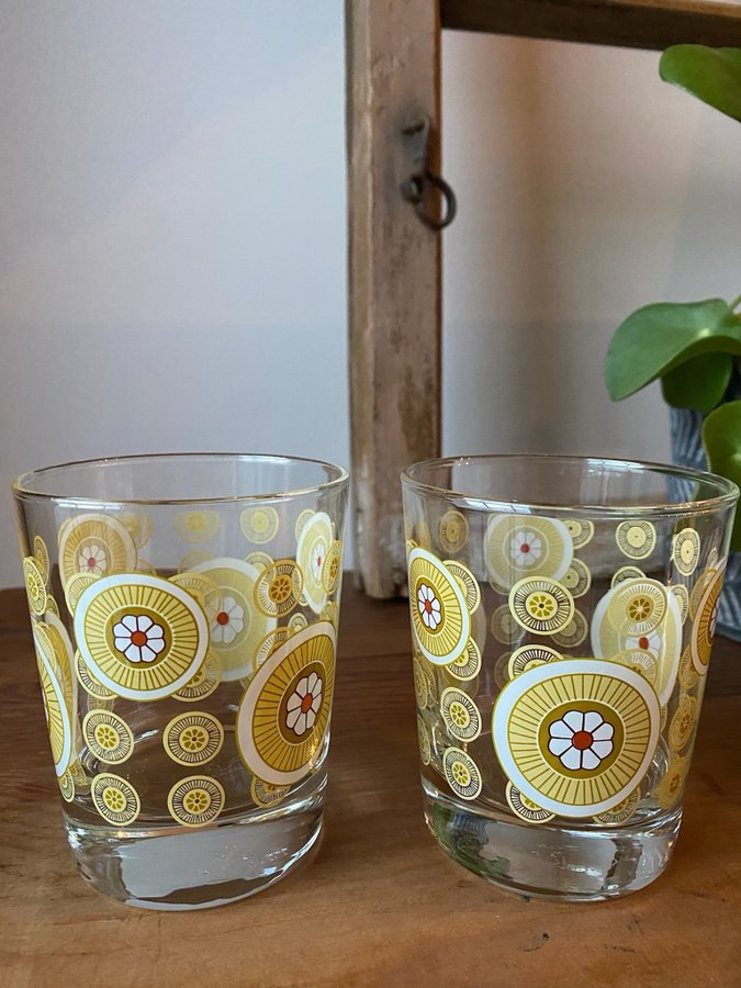 Glas med blommönster IKEA retro vintage gül