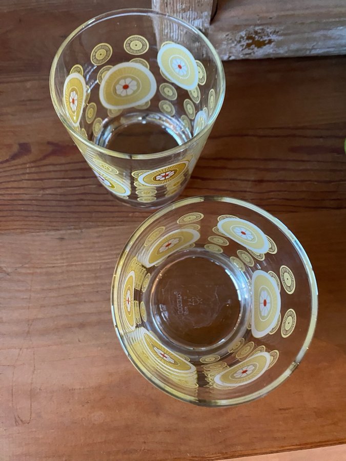 Glas med blommönster IKEA retro vintage gül