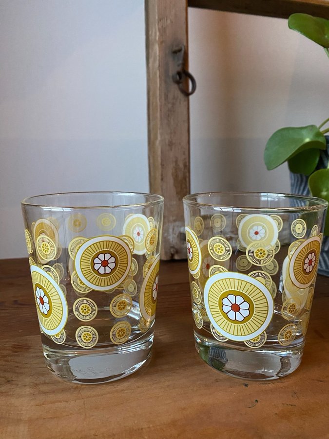 Glas med blommönster IKEA retro vintage gül