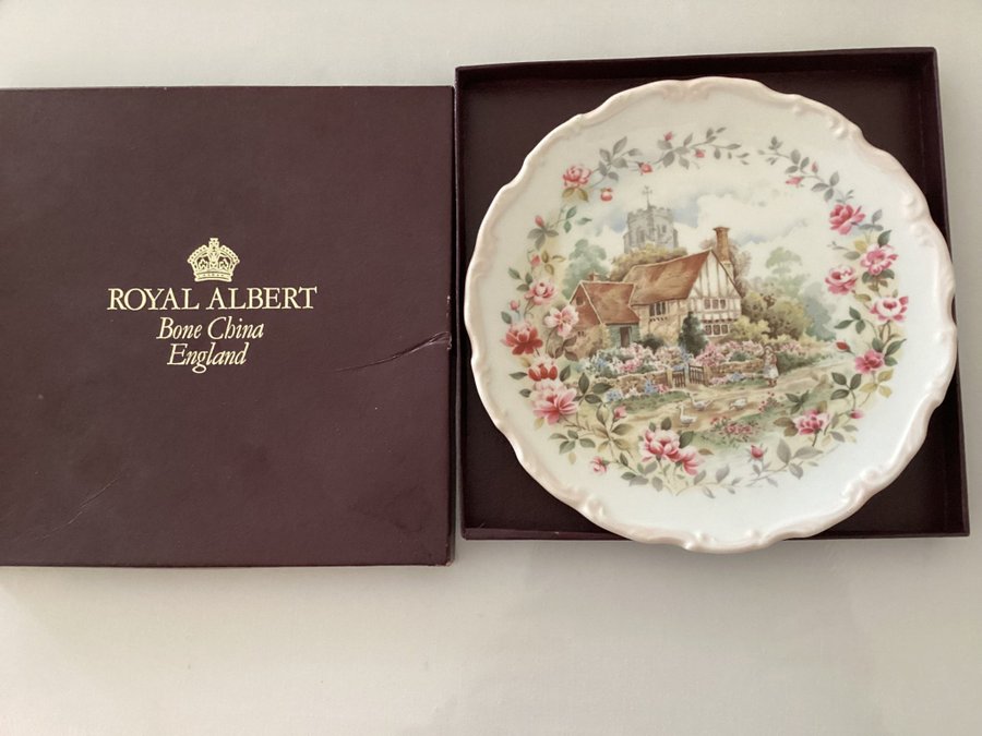 Royal Albert Summer Cottage Garden Year Wagtail Plate, dekorativ väggplatta