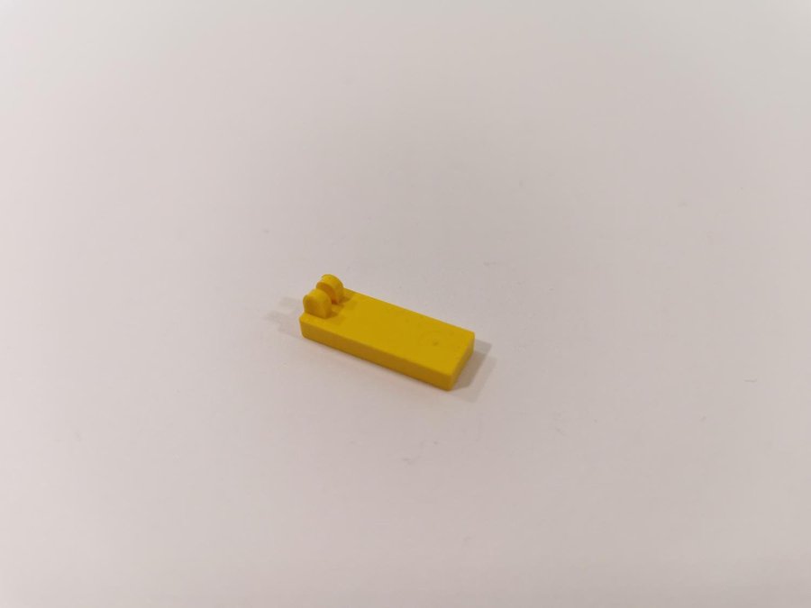 Lego - hinge - tile - ledad - 1x2 1/2 - 2 fästen - part 4531 - gul