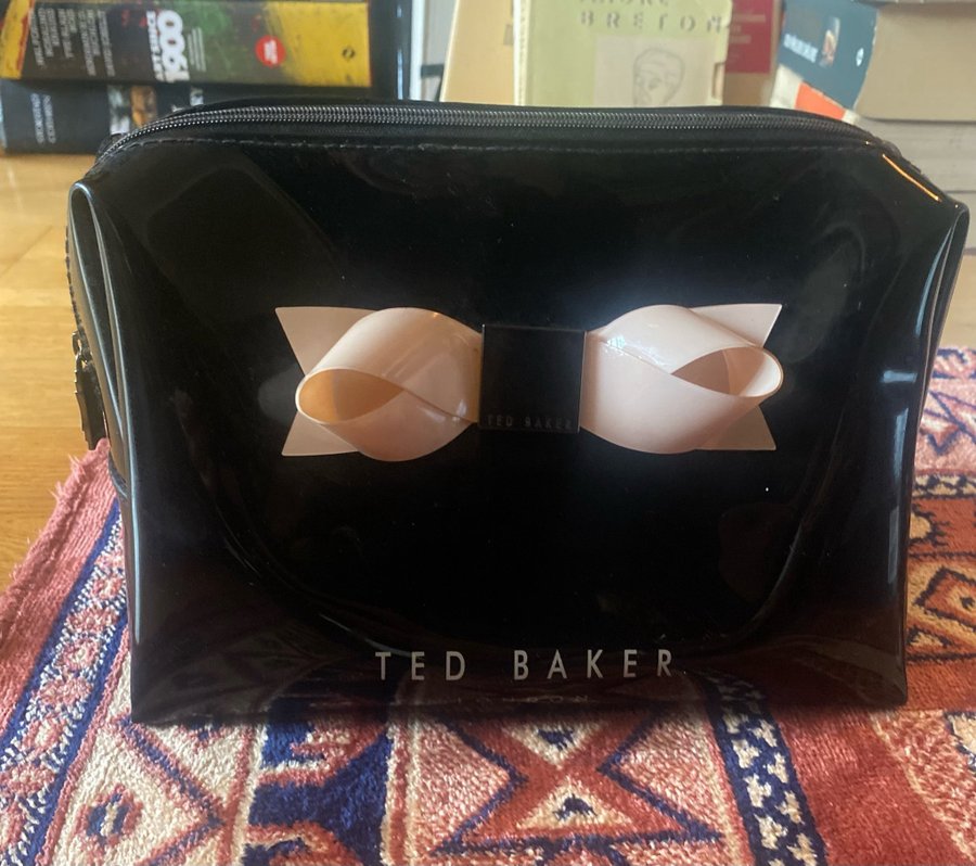 Ted Baker Make Up väska