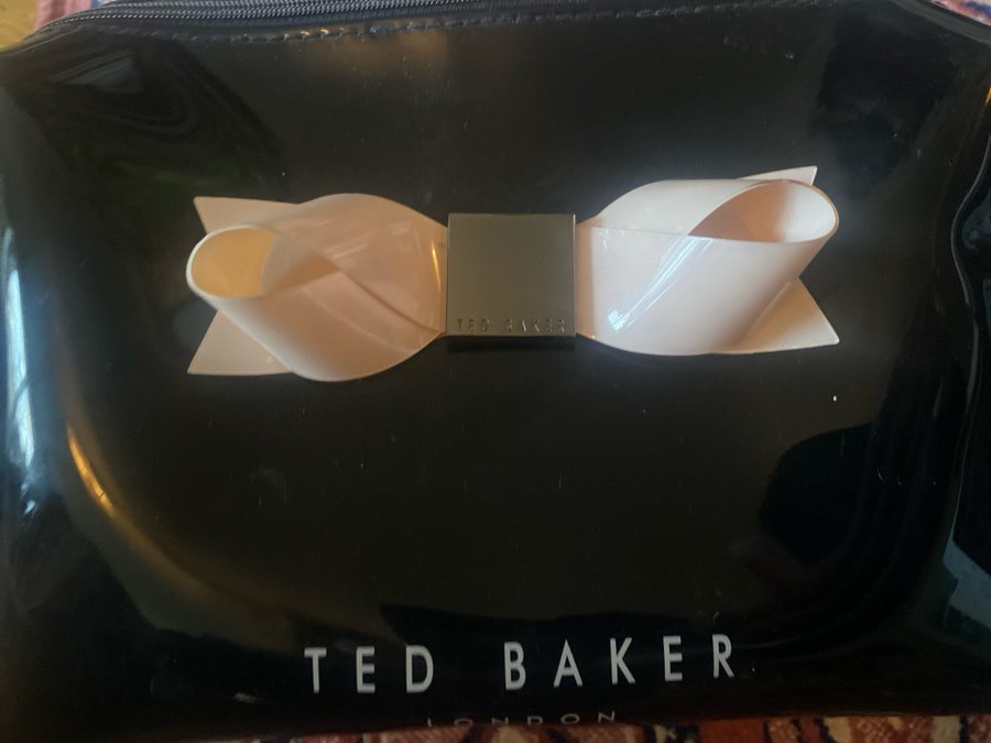 Ted Baker Make Up väska