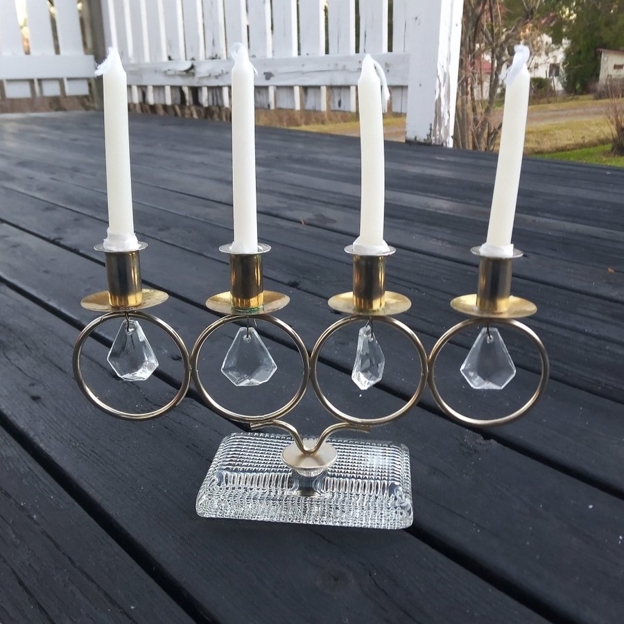 VINTAGE ADVENTSLJUSSTAKE MÄSSING MED PRISMOR OCH FOT I GLAS