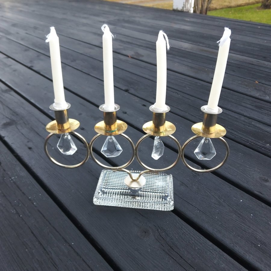 VINTAGE ADVENTSLJUSSTAKE MÄSSING MED PRISMOR OCH FOT I GLAS