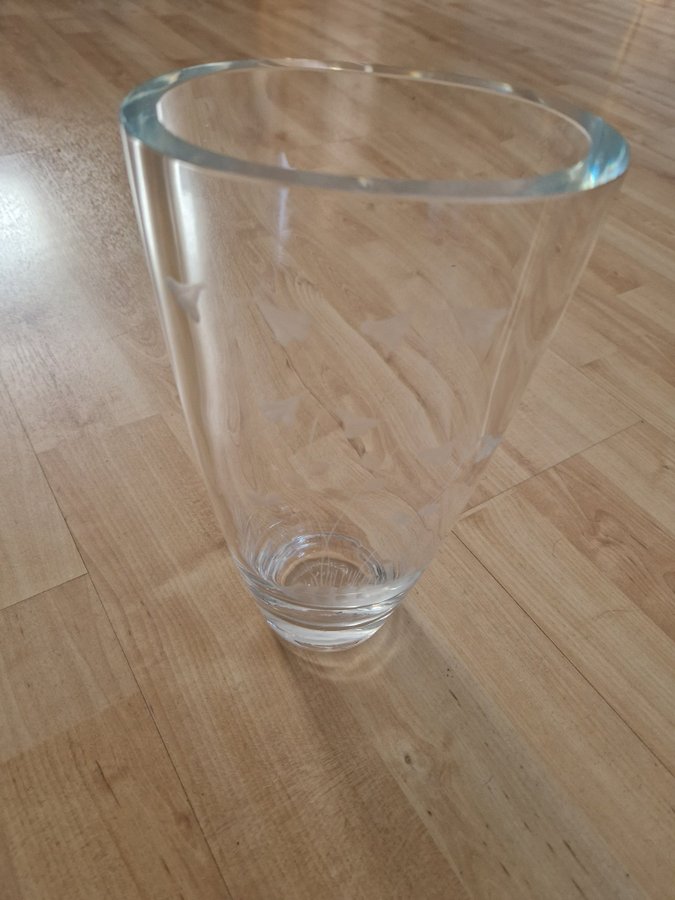 Glasvas med gravering.Smålandshyttan.