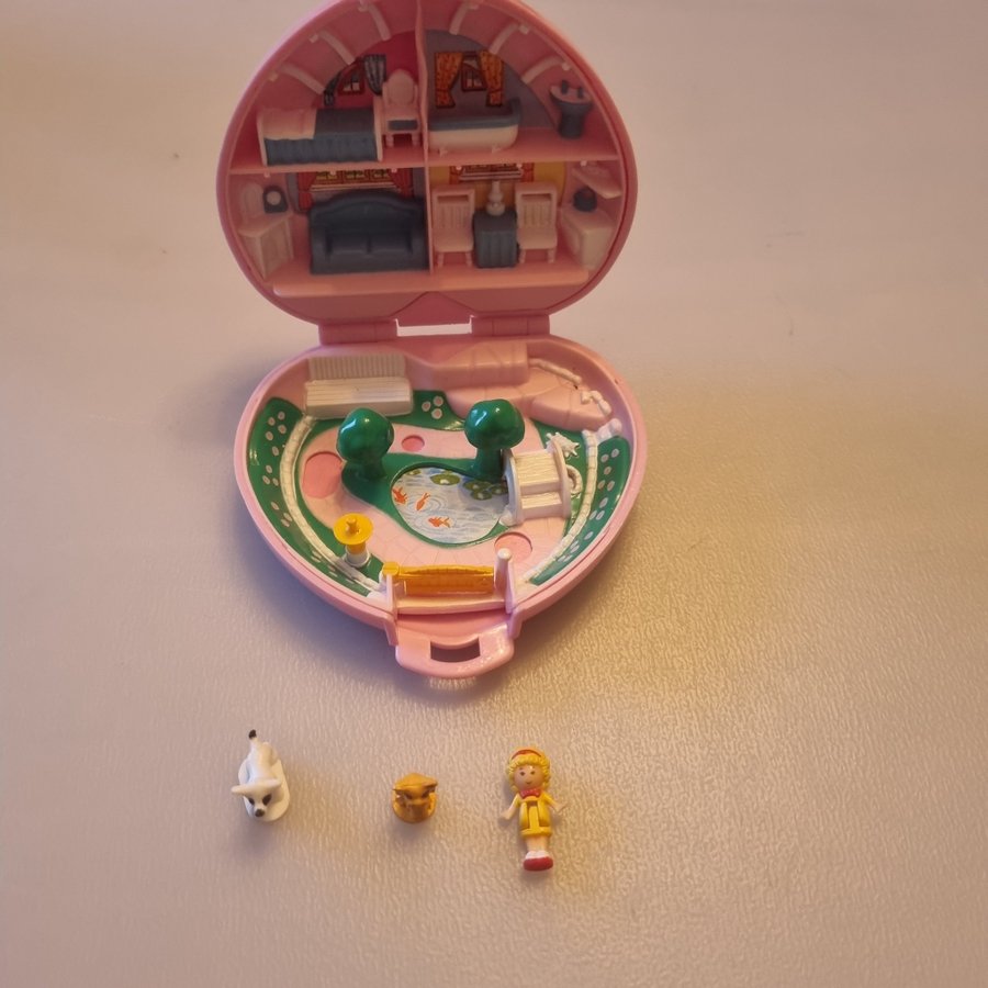 Polly Pocket - Hus med trädgård