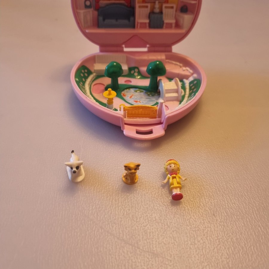 Polly Pocket - Hus med trädgård